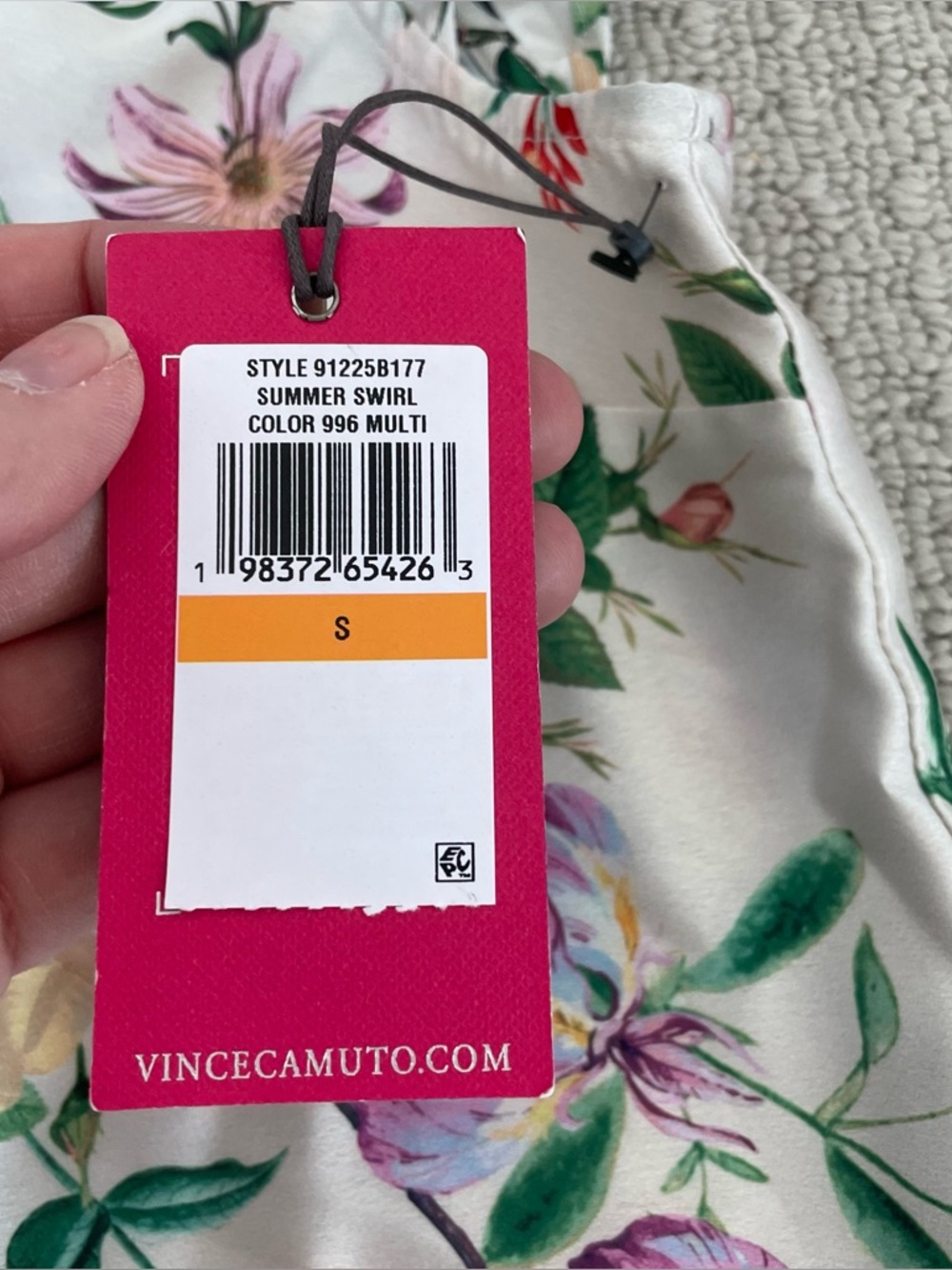 NWT Vince Camuto women’s floral top - Picture 9 of 10